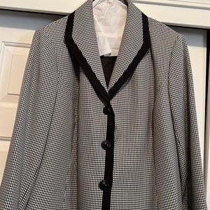 Beautiful almost new Evan-Picone suit jacket